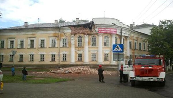 Обрушение части исторического здания на улице Чайковского в Костроме