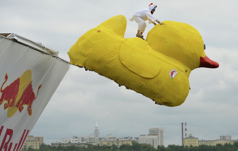 Фестиваль самодельных летательных аппаратов Red Bull Flugtag