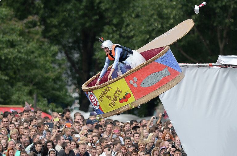 Фестиваль самодельных летательных аппаратов Red Bull Flugtag