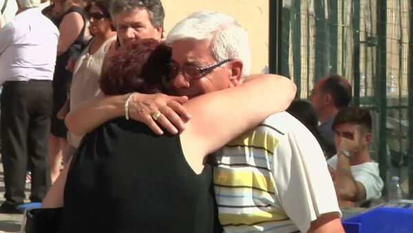 Родные погибших в ДТП на юге Италии съезжаются в Авеллино для опознания тел