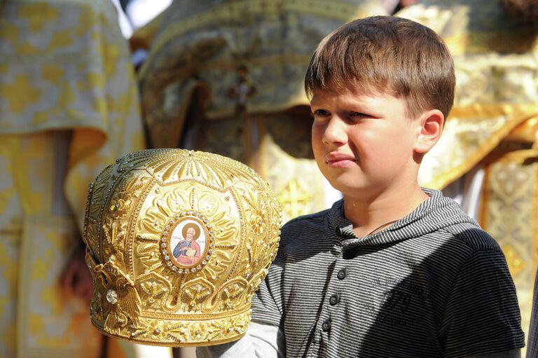 Божественная литургия на Соборной площади Киево-Печерской Лавры