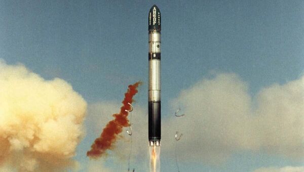 Запуск конверсионной ракеты Днепр. Архивное фото