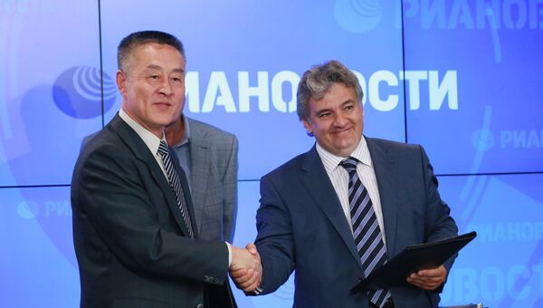 Российская компания SPB TV и китайское информационное агентство Синьхуа подписали официальный договор
