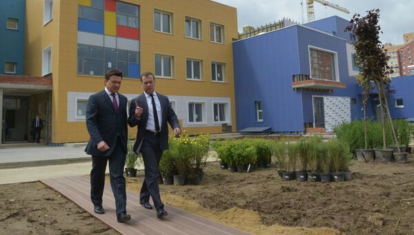 Д.Медведев осмотрел строящийся в Подмосковье детский сад
