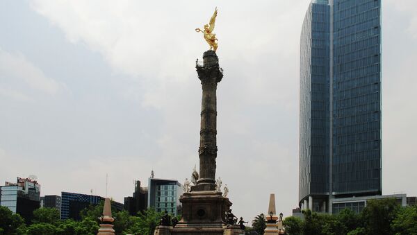 Скульптура Ангел Независимости в Мехико, архивное фото