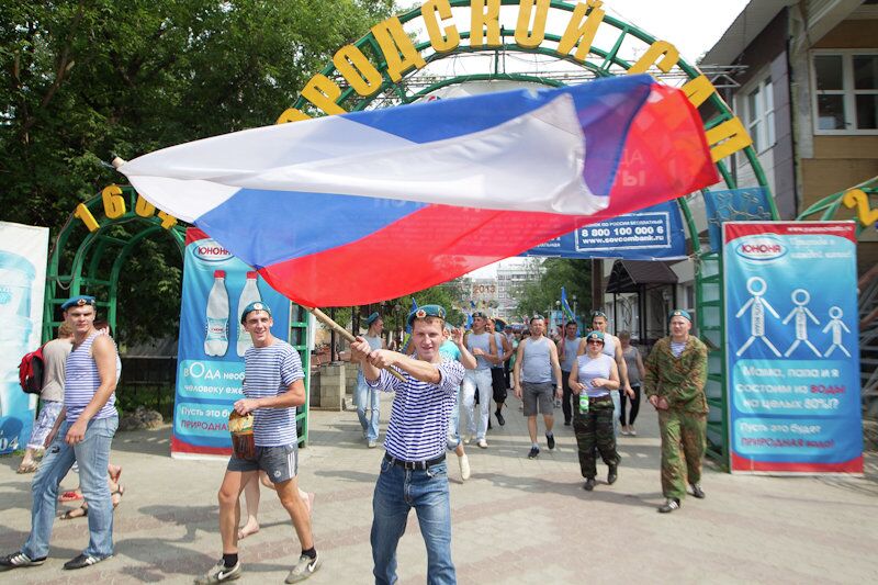 День десантника в Томске: купание в море эмоций, а не в фонтанах  - РИА Новости, 1920, 26.07.2024