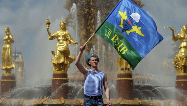 зачем вдвшники прыгают в фонтан. Смотреть фото зачем вдвшники прыгают в фонтан. Смотреть картинку зачем вдвшники прыгают в фонтан. Картинка про зачем вдвшники прыгают в фонтан. Фото зачем вдвшники прыгают в фонтан