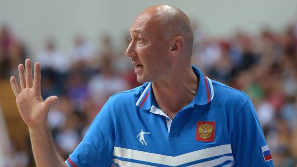 Тренер Василий Карасев. Архивное фото