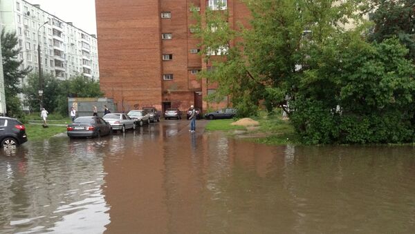Последствия проливного дождя в Москве
