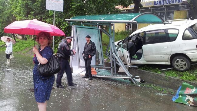 ДТП на остановке во Владивостоке