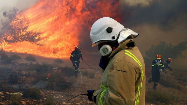 Тушение лесных пожаров в Греции