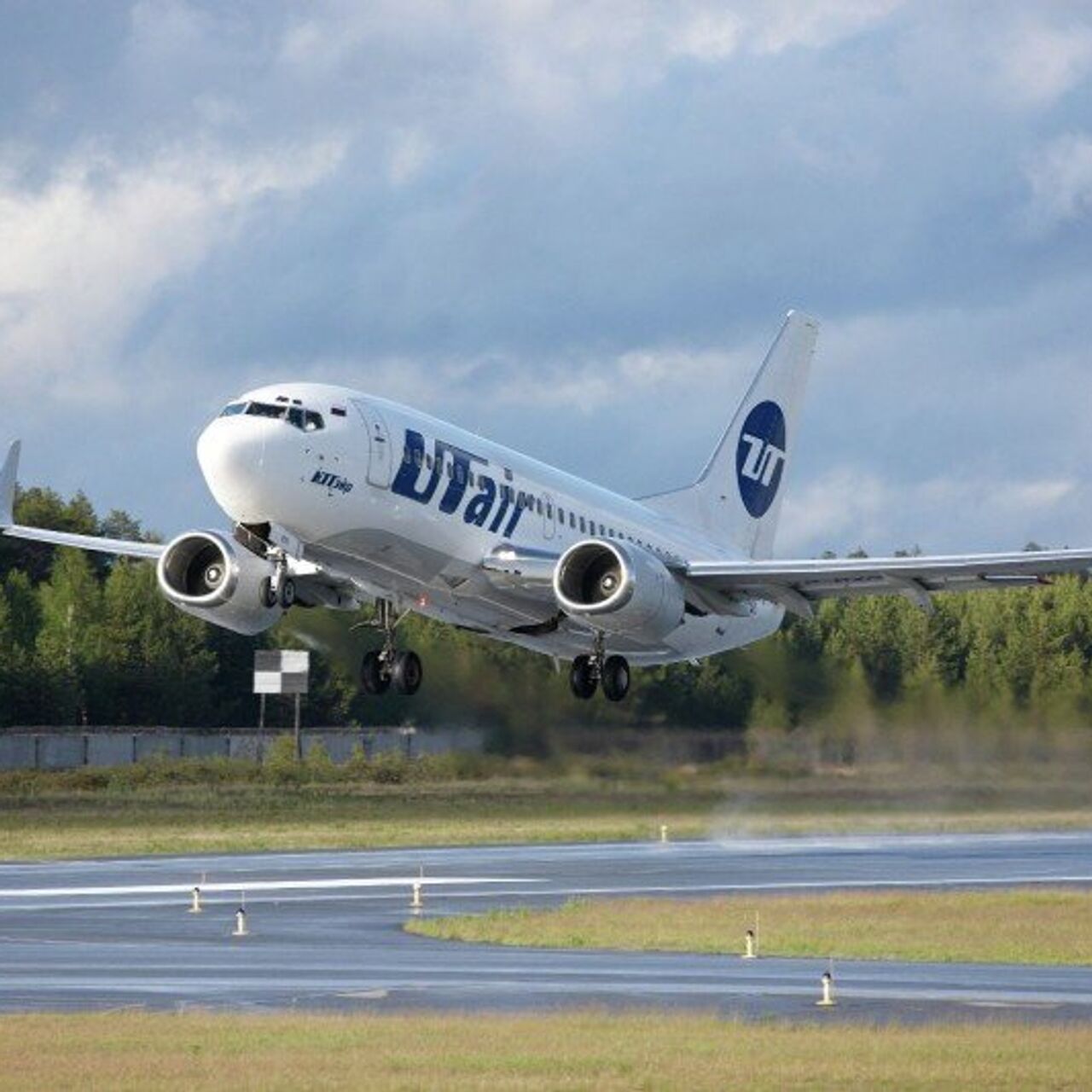 Пассажирский Boeing-735 готовится к экстренной посадке в Сургуте - Радио  Sputnik, 19.12.2020