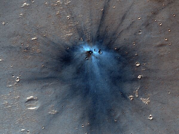 Метеоритный кратер на Марсе, снятый камерой HiRise