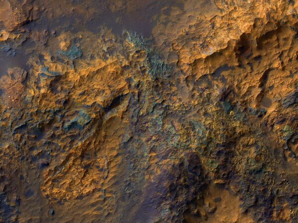 Кратер Льюки на Марсе, снятый камерой HiRise