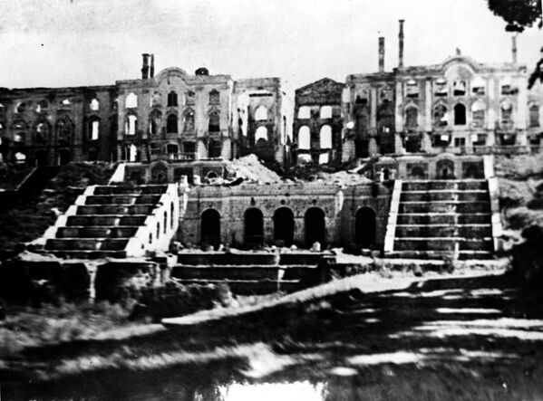 Большой дворец в Петродворце в Петергофе, разрушенный немецко-фашистскими войсками