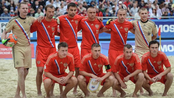 Игроки сборной России по пляжному футболу. Архивное фото
