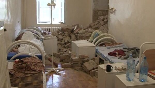 Обрушение стены в городской больнице №1 в центре Красноярска