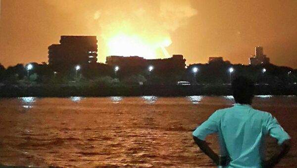Пожар после взрыва на подлодке Синдуракшак в Мумбаи