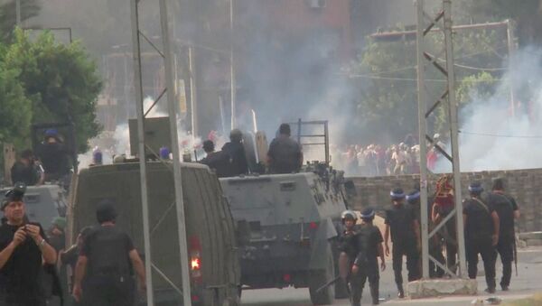 Полицейские стреляли и распыляли газ при разгоне лагеря исламистов в Египте