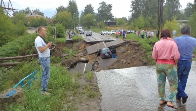 Размыв дороги в Кинешме, август 2013