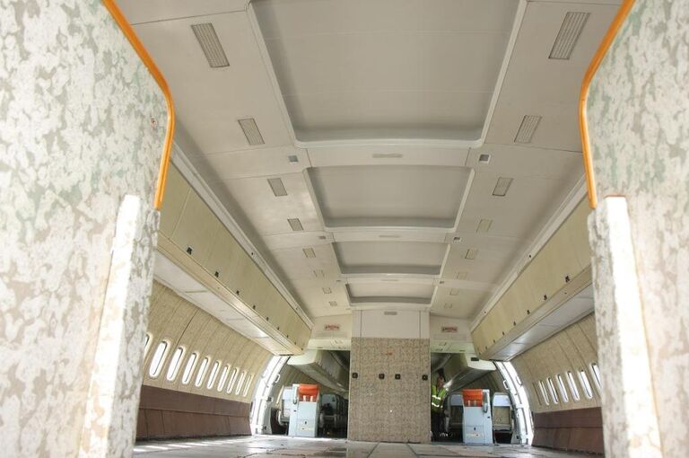 Как самолет становится музеем: в Новосибирске реставрируют Ил-86