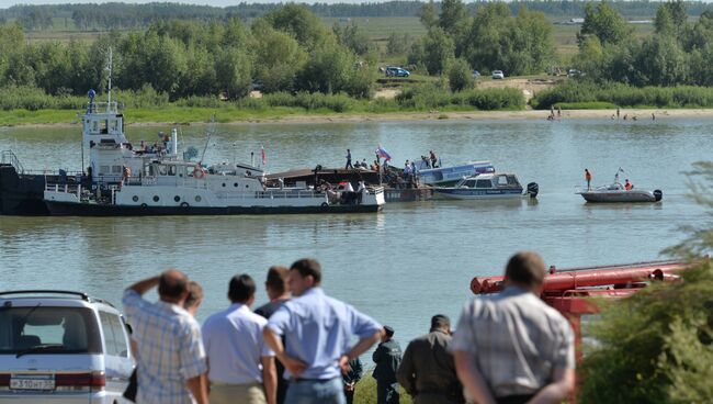 На Иртыше в Омской области столкнулись теплоход и баржа