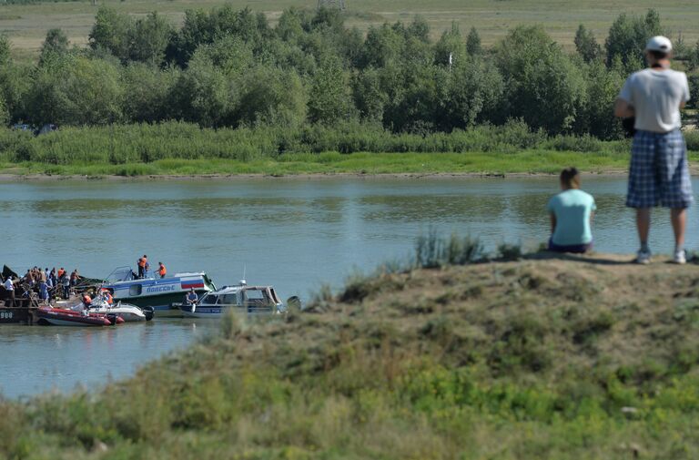 На Иртыше в Омской области столкнулись теплоход и баржа