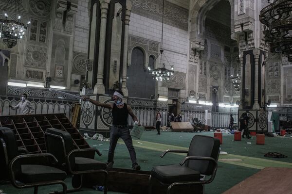 Ситуация у мечети Аль-Фатх, где укрылись сторонники Братьев-мусульман