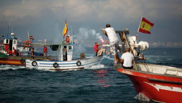 Испанские рыбаки протестуют против ограничения промысла у Гибралтара