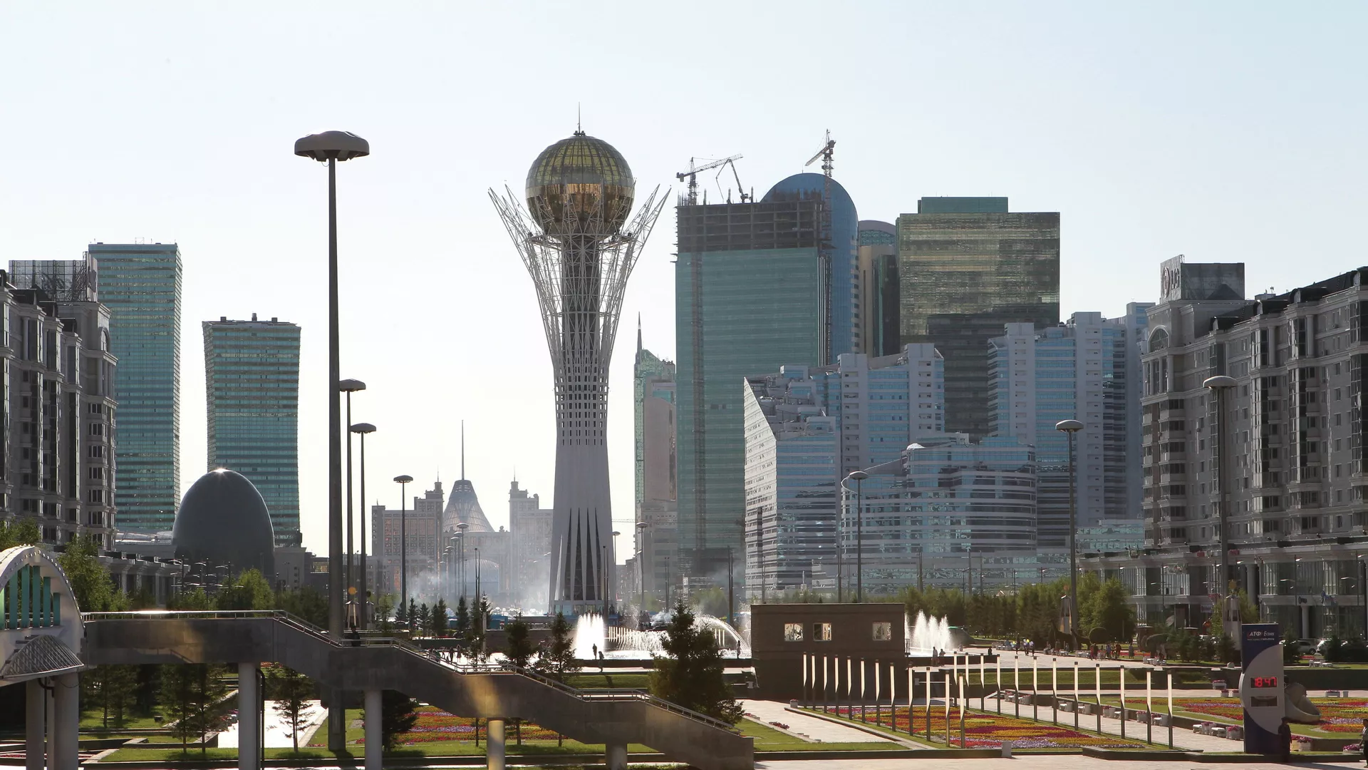 Монумент Астана-Байтерек - РИА Новости, 1920, 03.10.2022