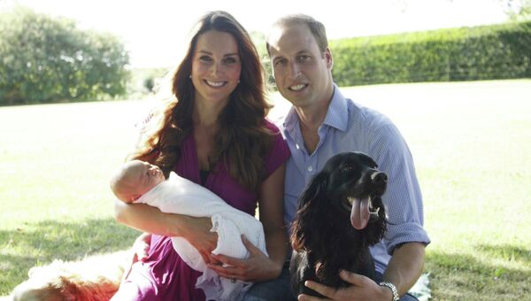 Первое официальное фото британского принца Джорджа