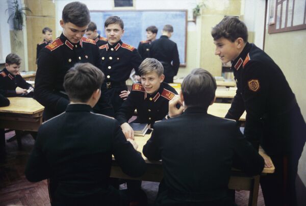 Курсанты Калининского суворовского военного училища