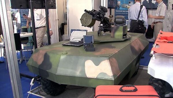 Экзоскелет, боевые роботы и машина для спецназа на выставке Минобороны РФ