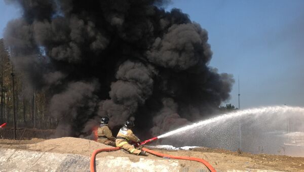 Пожар на нефтяном резервуаре в Приангарье