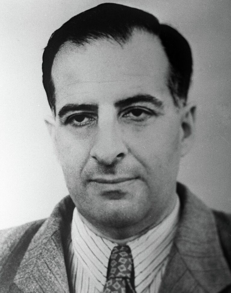 Академик Бруно Максимович Понтекорво Академик Бруно Максимович Понтекорво