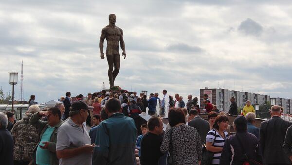 Памятник двукратному олимпийскому чемпиону по вольной борьбе Ивану Ярыгину открыт в Абакане