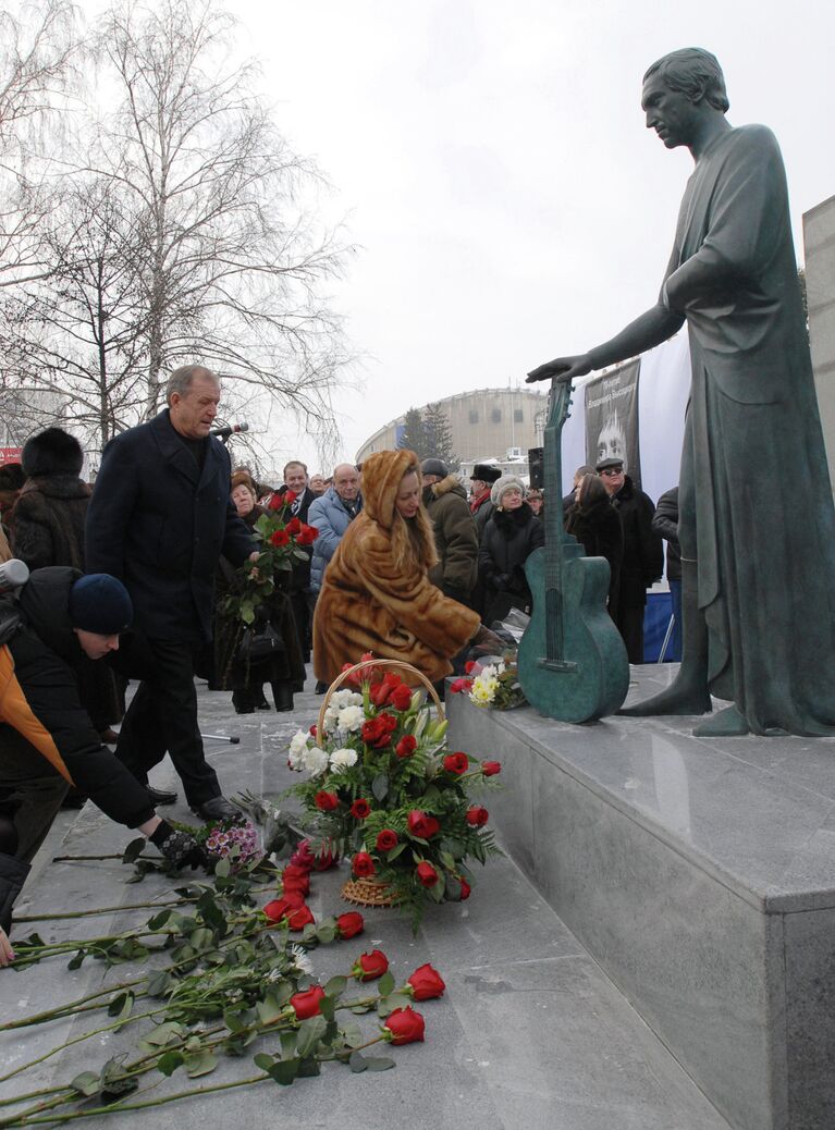 Памятник Владимиру Высоцкому в Самаре