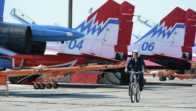 Тренировка экипажей к международному авиасалону МАКС-2013