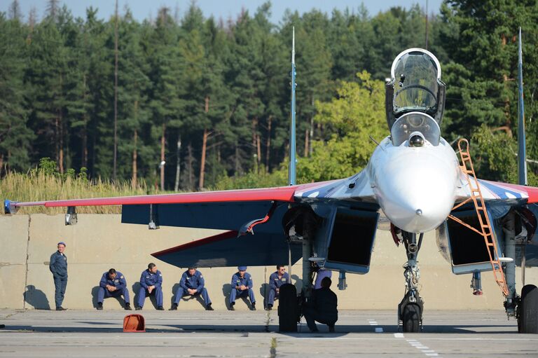 Тренировка экипажей к международному авиасалону МАКС-2013