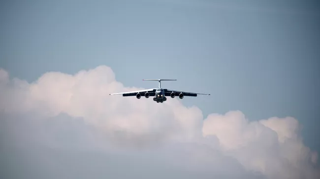Самолет Ил-76