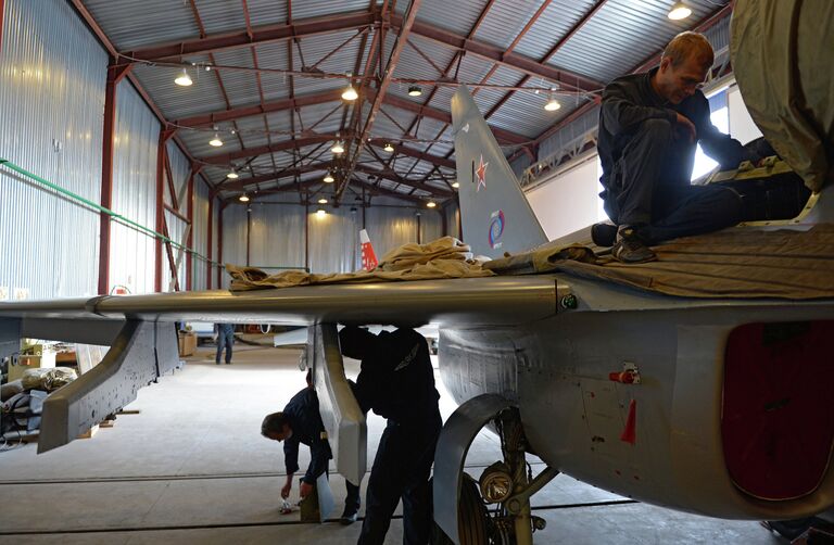 Як-130 в новой-старой ливрее фирмы Яковлева Як-130 в новой-старой ливрее фирмы Яковлева