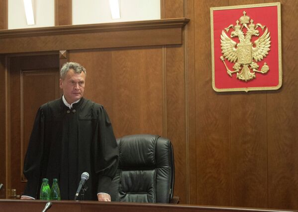 Судья Николай Кудинов в Белгородском областном суде во время оглашения приговора белгородскому стрелку Сергею Помазуну