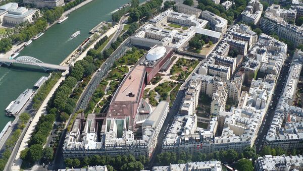 Вид на музей набережной Бранли в Париже