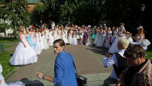 Нашествие невест в Томске, архивное фото