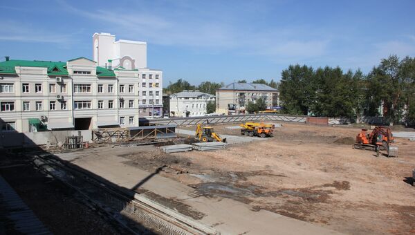 Стройплощадка около ГУМа в Томске