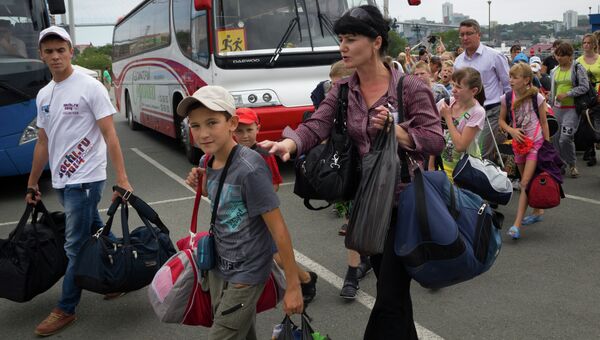 Первая группа детей из Приамурья прибыла на отдых во Владивосток