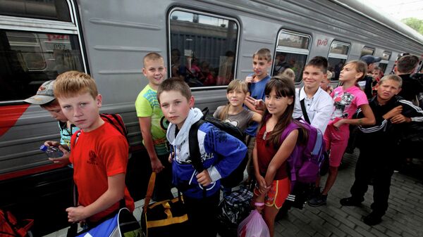 Дети из Амурской области прибыли на отдых во Владивосток. Архивное фото