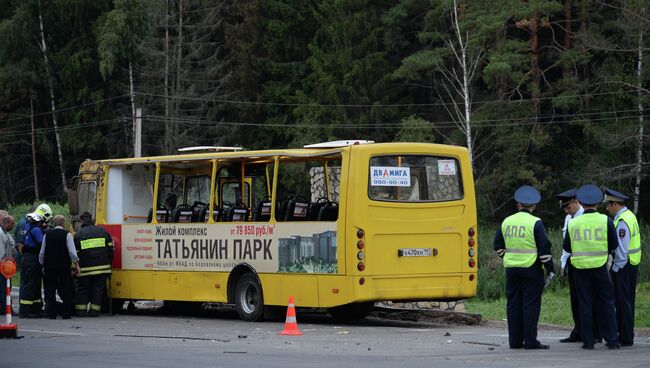 Рейсовый автобус перевернулся на Калужском шоссе