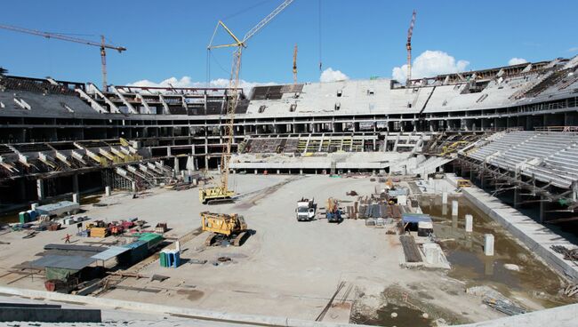 Строительство стадиона Зенит Арена в Петербурге. Архивное фото