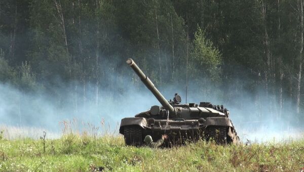 Новосибирские курсанты закидали гранатами вражеские танки